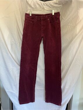 Patagonia Women’s Straight Leg Corduroy Pants in Deep Wine/Plum size 28